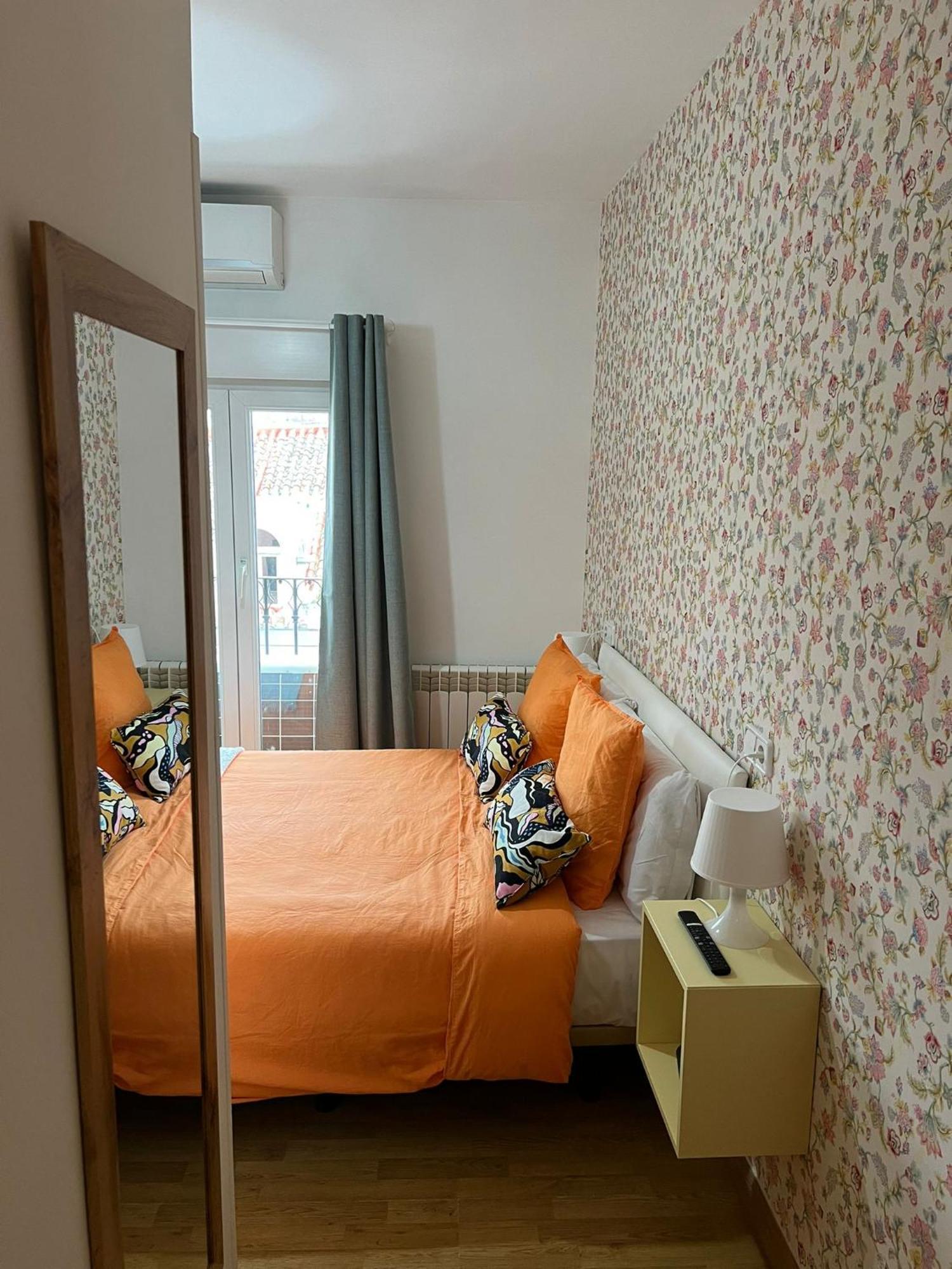 Hostal Flat55Madrid Bagian luar foto
