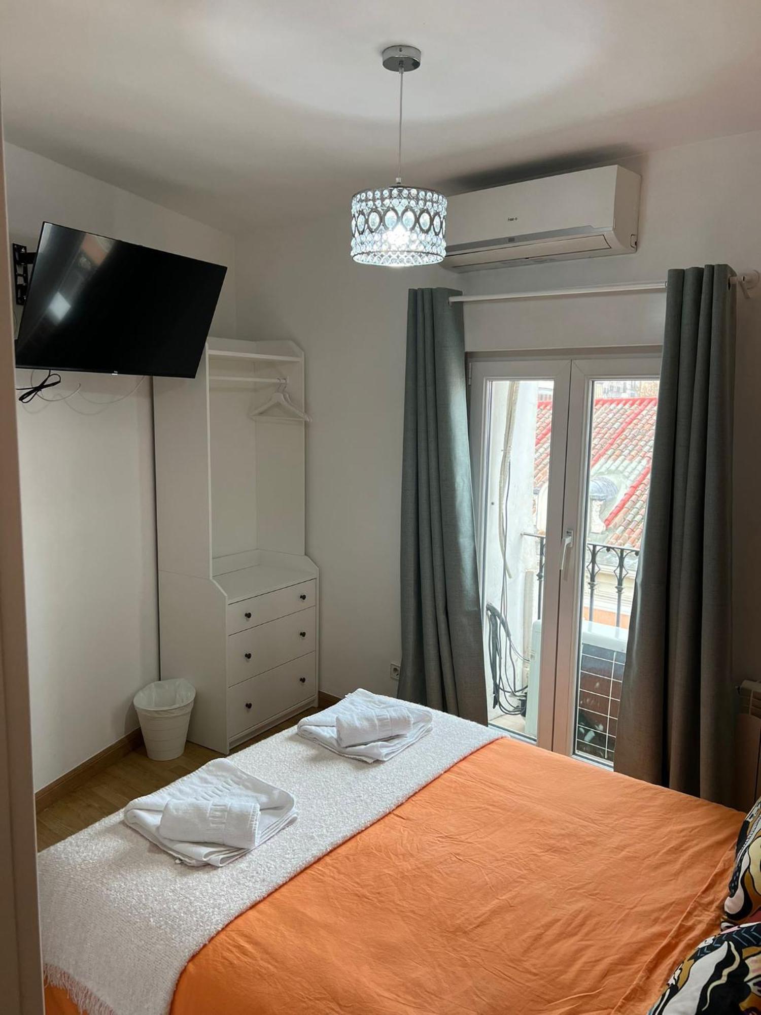 Hostal Flat55Madrid Bagian luar foto