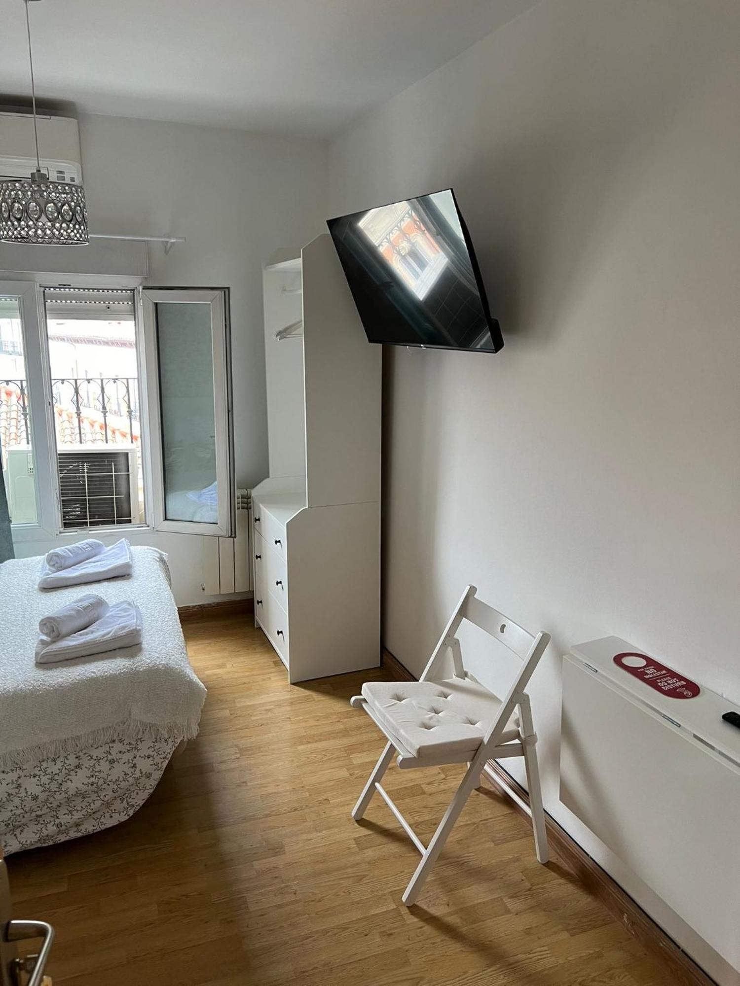 Hostal Flat55Madrid Bagian luar foto