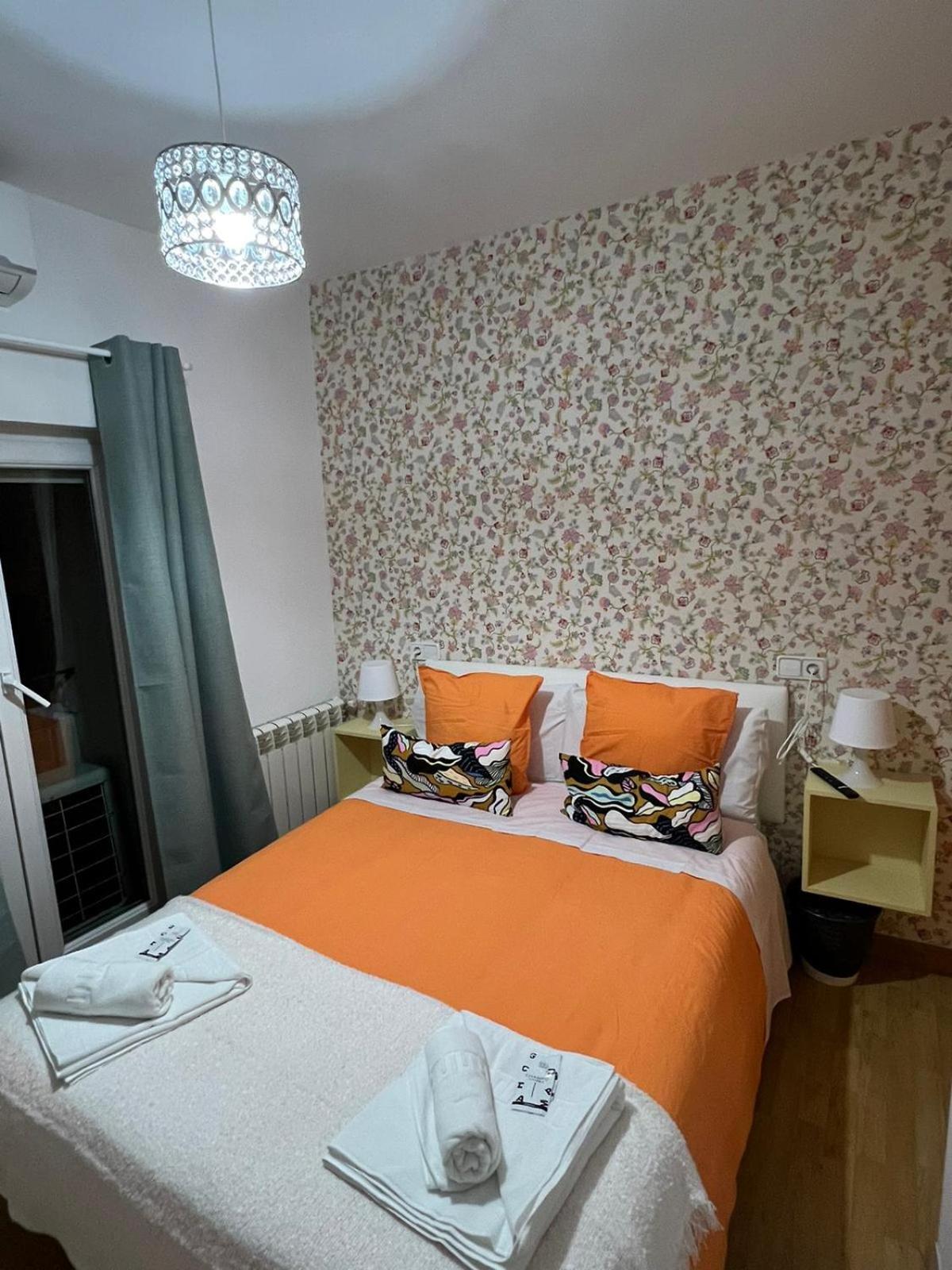 Hostal Flat55Madrid Bagian luar foto