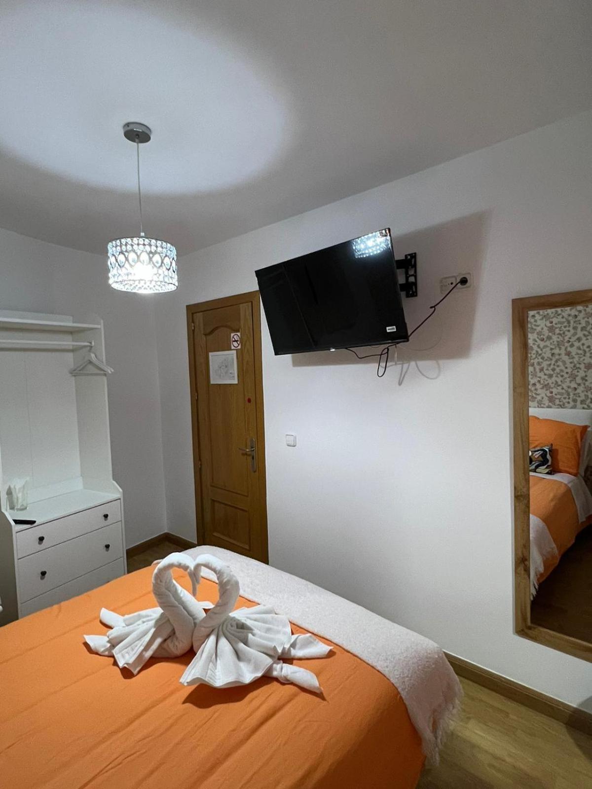 Hostal Flat55Madrid Bagian luar foto