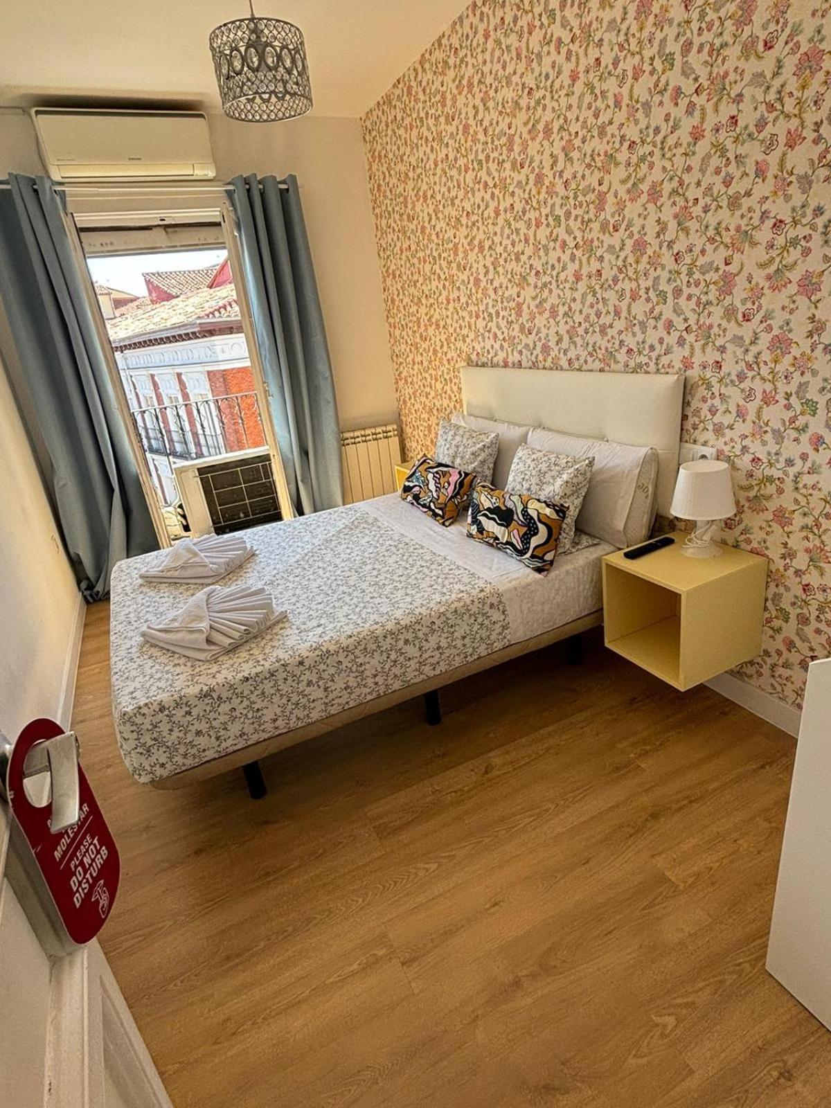 Hostal Flat55Madrid Bagian luar foto