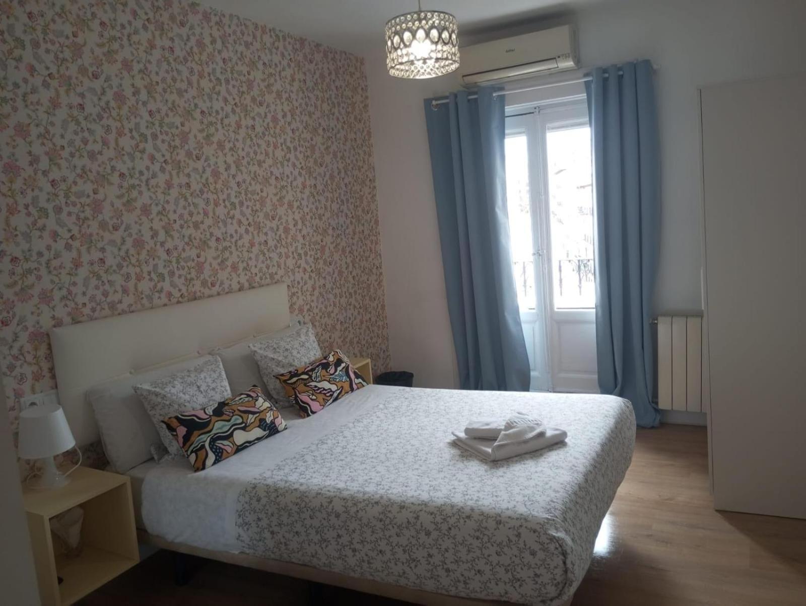 Hostal Flat55Madrid Bagian luar foto