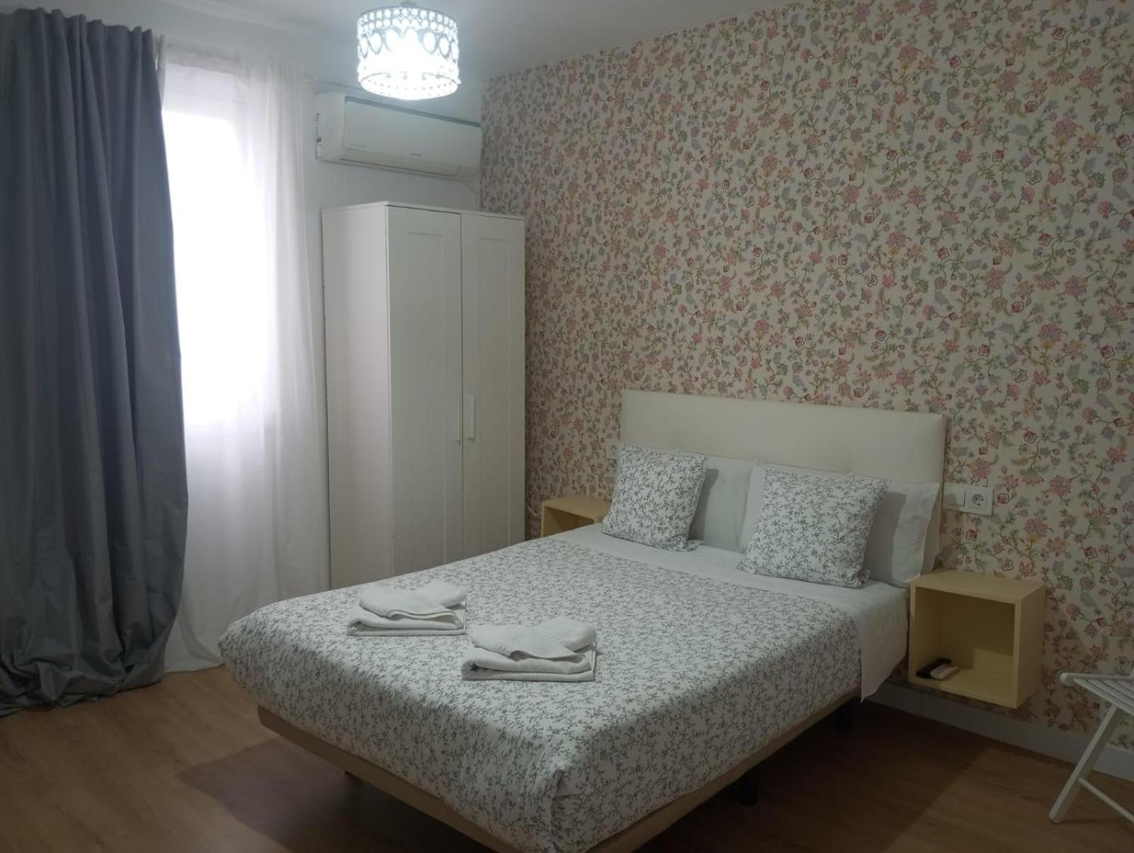 Hostal Flat55Madrid Bagian luar foto