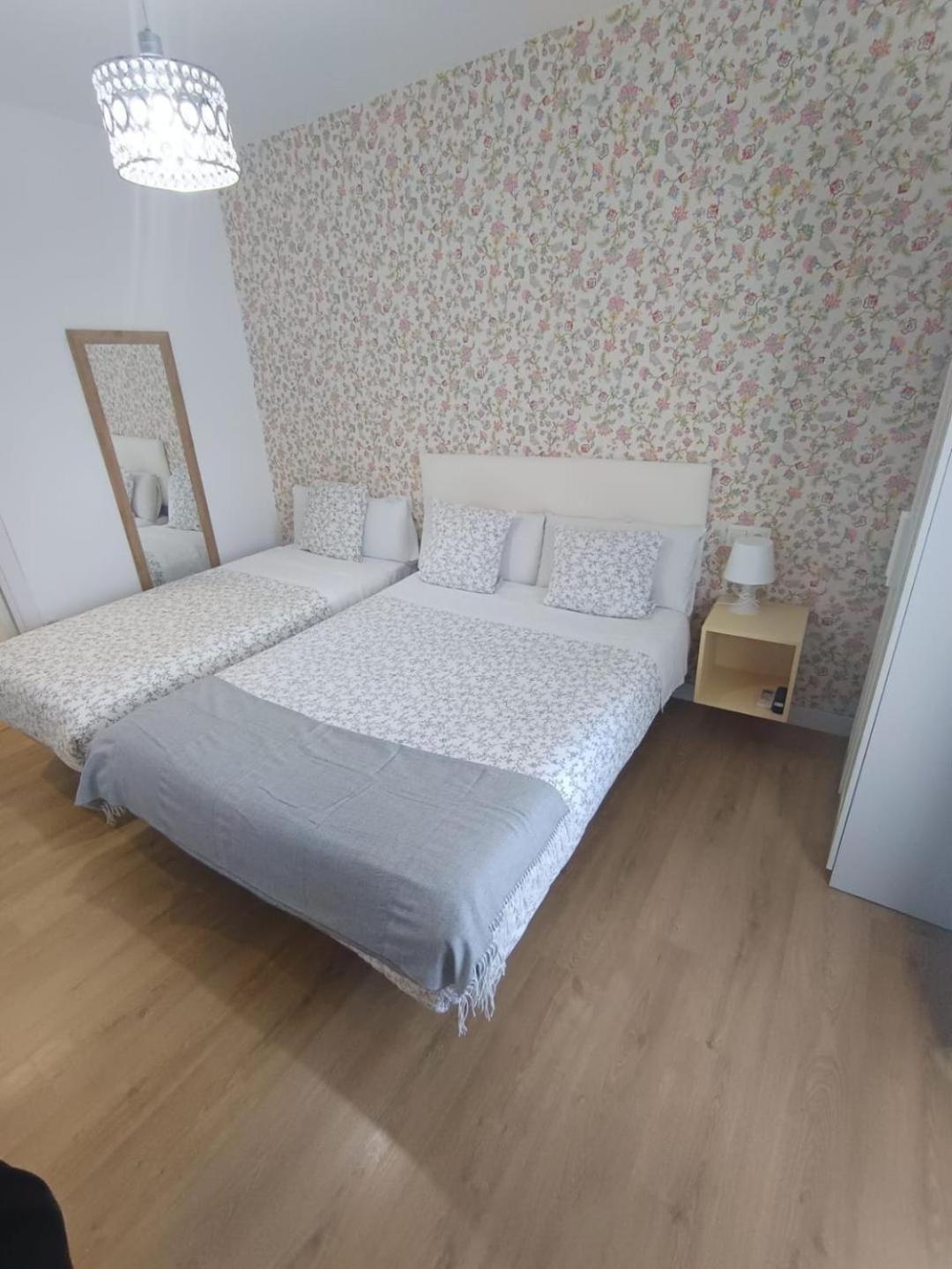 Hostal Flat55Madrid Bagian luar foto