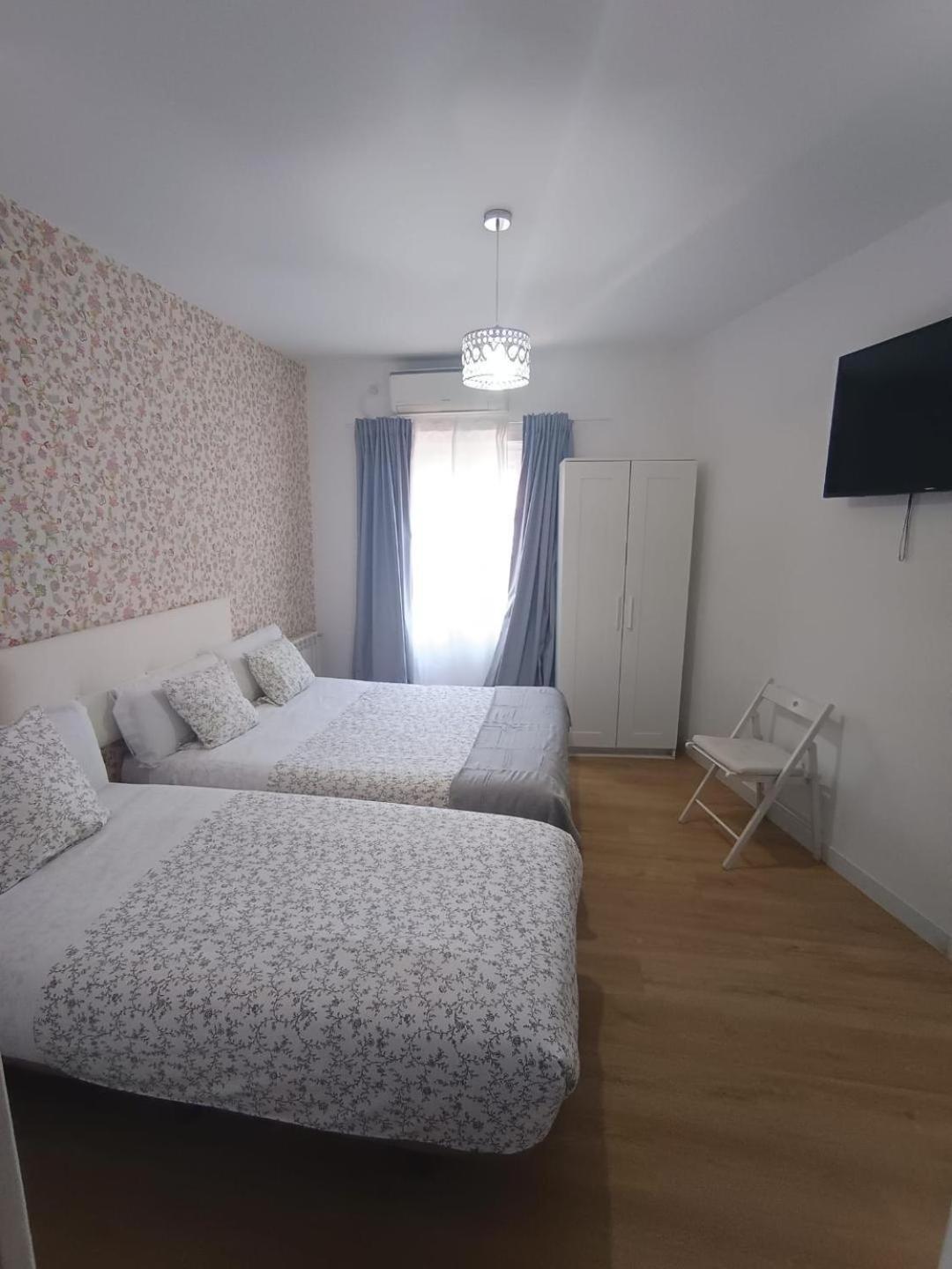 Hostal Flat55Madrid Bagian luar foto